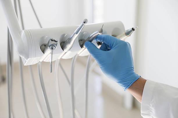 Professional Emergency Dentist technician working in Florence, OR